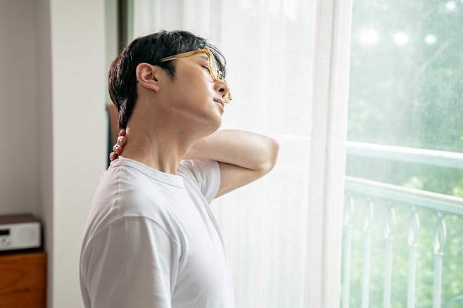 단백질 섭취량이 부족할 경우 몸 곳곳에 이상 신호가 나타날 수 있다. /클립아트코리아