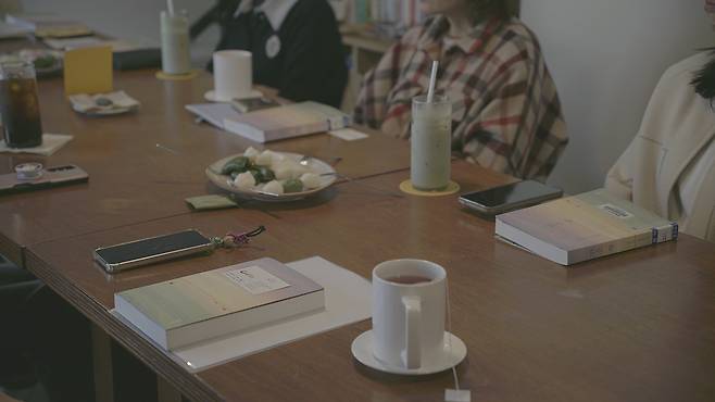 사진=삼중음성유방암환우회 '우리두리구슬하나'의 3월 무지개 독서 모임 현장./사진=엔자임헬스 제공