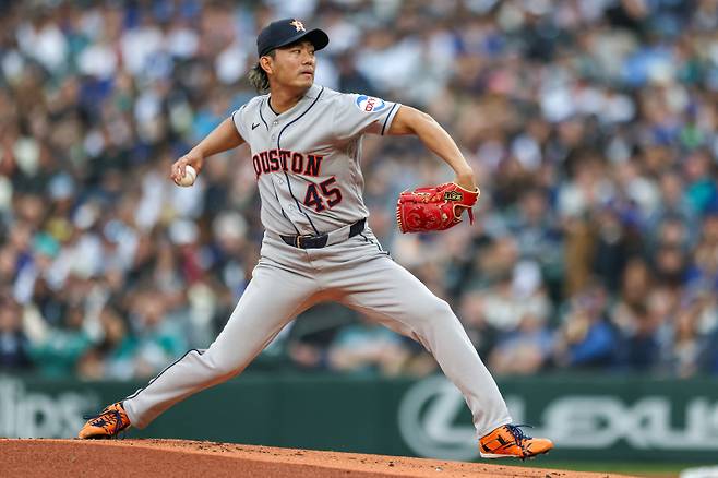 <yonhap photo-3169=""> SEATTLE, WASHINGTON - APRIL 10: Tatsuya Imai #45 of the Houston Astros delivers a pitch during the first inning against the Seattle Mariners at T-Mobile Park on April 10, 2026 in Seattle, Washington. Jack Compton/Getty Images/AFP (Photo by Jack Compton / GETTY IMAGES NORTH AMERICA / Getty Images via AFP)/2026-04-11 11:26:50/ <저작권자 ⓒ 1980~2026 ㈜연합뉴스. 무단 전재 재배포 금지, AI 학습 및 활용 금지></yonhap>