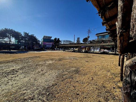 여주시 신륵사관광지 잔디광장 모습. [사진=여주시]