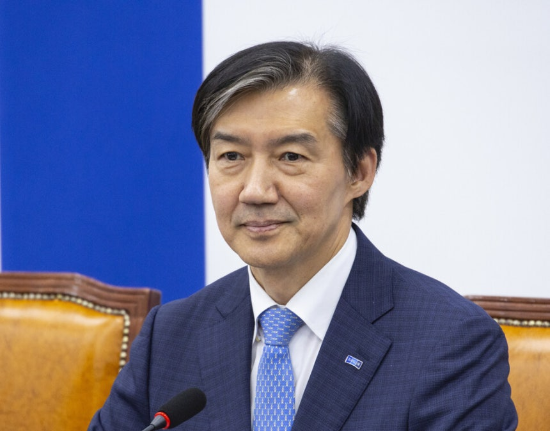조국 조국혁신당 대표가 13일 국회에서 열린 최고위원회-시도당위원장연석회의에 참석해 있다. (연합뉴스)