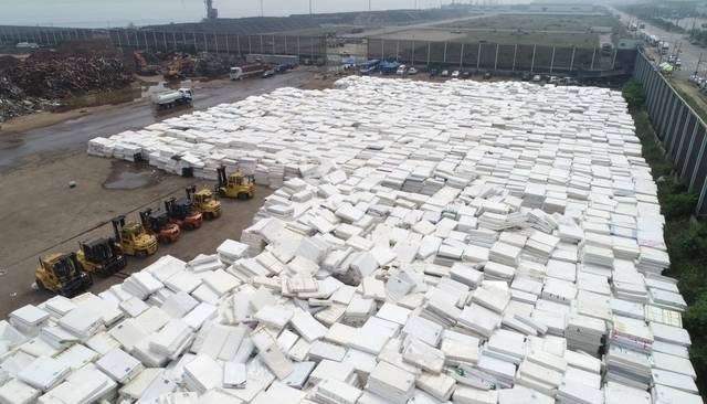 사진은 기사와 무관. 침대 매트리스가 쌓여 있는 모습 [연합]