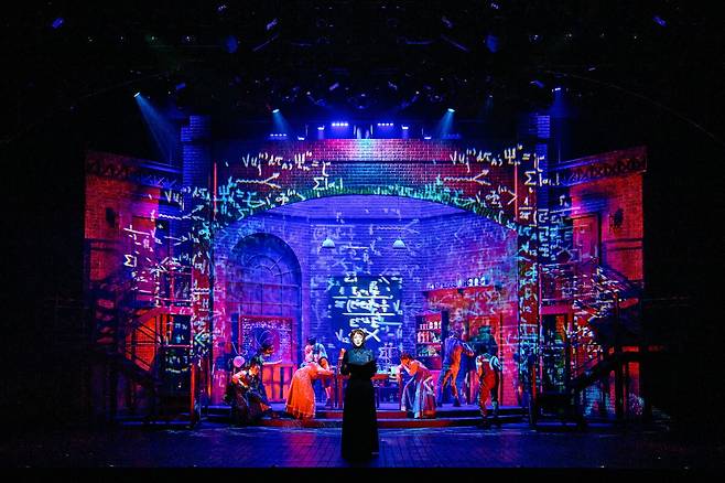 뮤지컬 ‘마리 퀴리’. /포항문화재단 제공