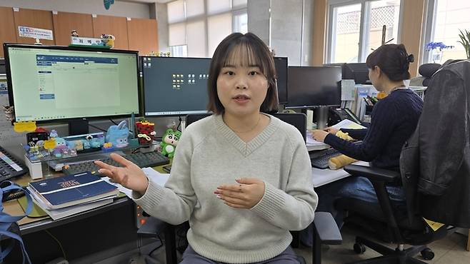 ▲ 최예린 상주시보건소 주무관이 AI기반 아동 성장예측 관리사업을 설명하고 있다. 김범진 기자