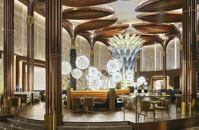 현대리바트가 시공한 인천 영종도 소재 인스파이어 호텔 메인 로비. [사진=현대리바트]