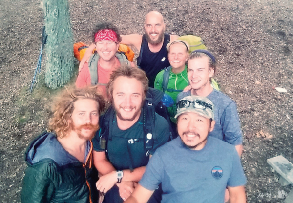 BBQ Day 멤버들(내 기준 시계방향으로 ATM, 데이비스, 오클라호마, 하비월뱅어, 나탈리, 곤조)