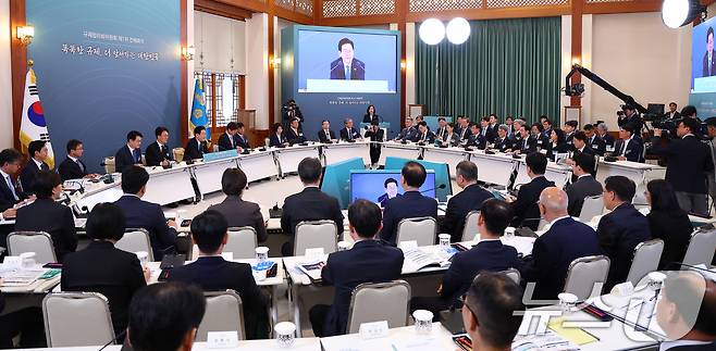 이재명 대통령이 15일 청와대에서 열린 규제합리화위원회 제1차 전체회의에서 발언을 하고 있다. 2026.4.15 ⓒ 뉴스1 이재명 기자