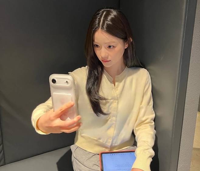 사진. | 채서안 SNS
