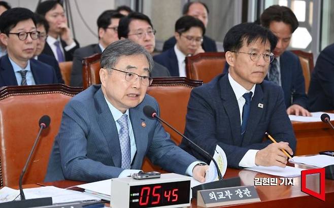 조현 외교부 장관이 15일 국회에서 열린 외교통일위원회 전체회의에 출석해 현안질의에 답하고 있다. 2026.4.15 김현민 기자