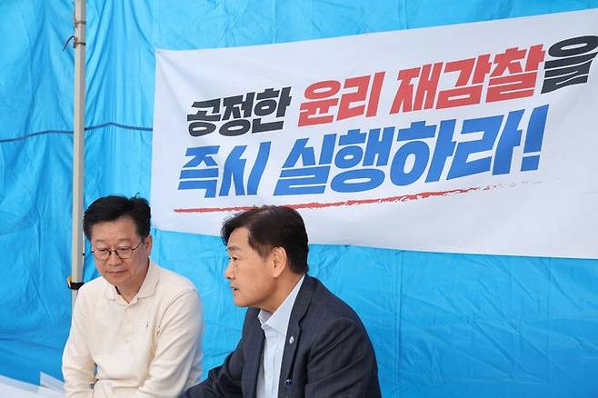 안호영 더불어민주당 의원(오른쪽), 김관영 전북도지사ⓒ뉴시스