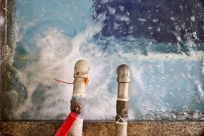 1985년부터 사용된 부산 동래구 온천동 목욕탕의 수전 모습. 매끈연구소 제공