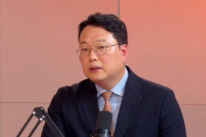 천하람 개혁신당 원내대표가 14일 중앙일보 정치 토크쇼 ‘황현희의 불편한 여의도’에 출연해 발언하고 있다. [사진 ‘불편한 여의도’ 캡처]