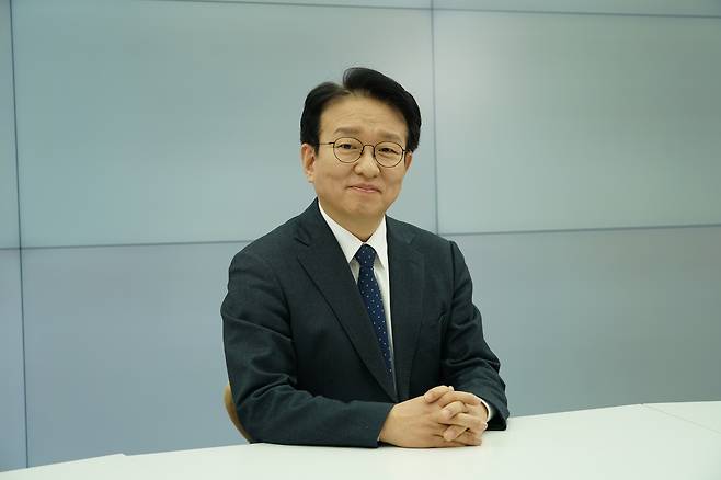 국회 행정안전위원장인 민주당 권칠승 의원