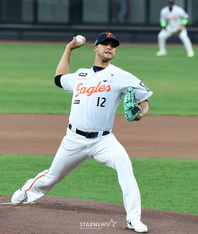 [한번에쓱] '1회초 타자일순에 7실점' 강판되는 에르난데스