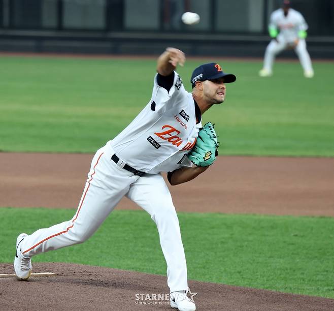 [한번에쓱] '1회초 타자일순에 7실점' 강판되는 에르난데스