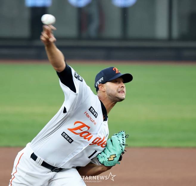 [한번에쓱] '1회초 타자일순에 7실점' 강판되는 에르난데스