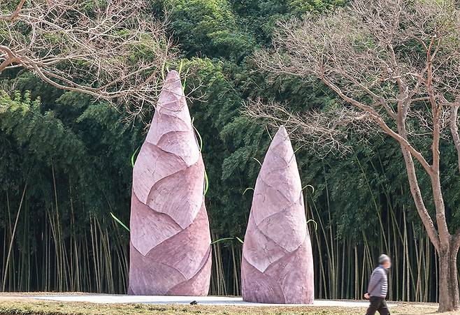 십리대숲 앞 죽순 조형물 [사진/정동헌 기자]