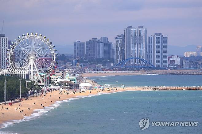 속초는 축제 중 [연합뉴스 자료사진]