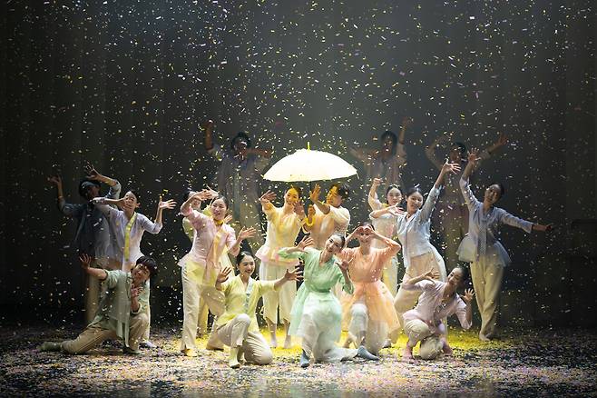 경기도무용단 '춤, 상상보따리-꺅콩이와 깜찍이'. <경기아트센터 제공>