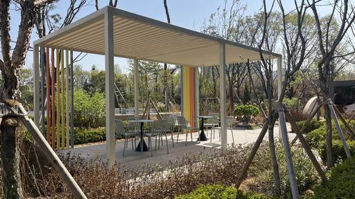 '철산자이 브리에르' 단지 내 휴식 공간./성채리 인턴기자