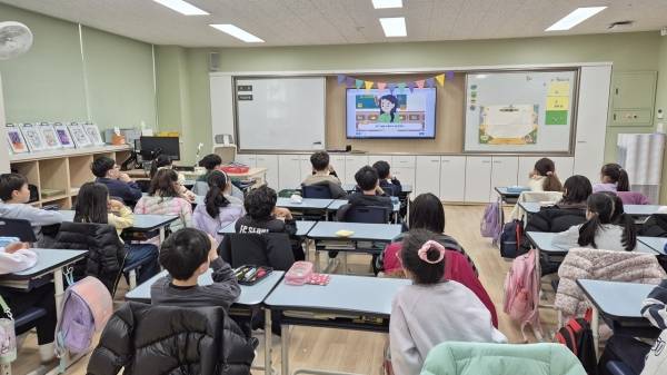 지난해 관악구 구암초에서 진행한 학교폭력예방 교육.&nbsp;ⓒ관악구