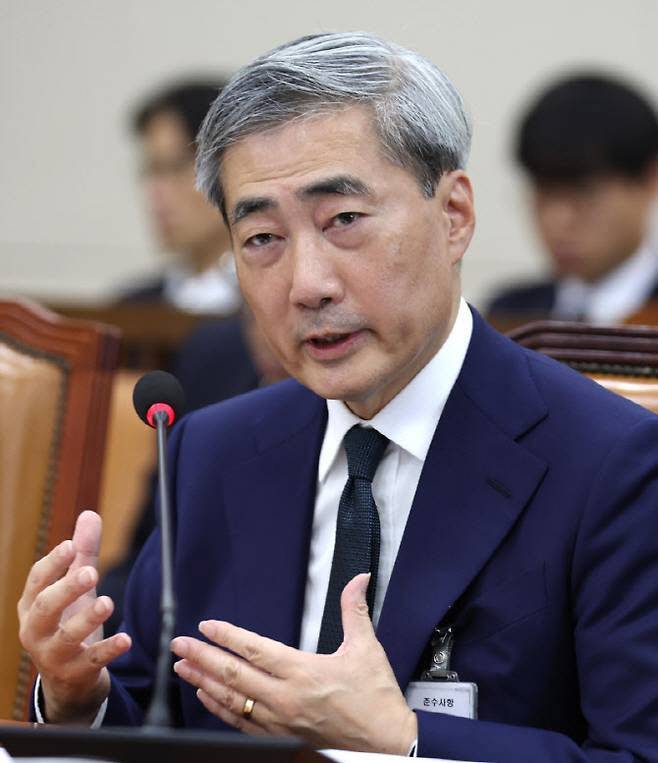 신현송 한국은행 총재 후보자가 15일 서울 여의도 국회에서 열린 재정경제기획위원회 인사청문회에 출석, 질의에 답변하고 있다. 국회가 신 후보자에게 16일까지 신상 관련 자료를 제출하라고 하면서 이르면 17일 인사 청문 보고서가 채택될 전망이다. (사진=이데일리 노진환 기자)