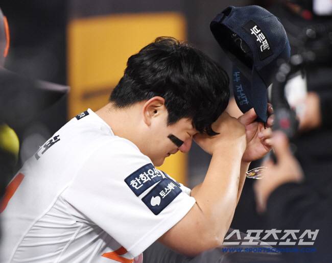 한국시리즈 3차전 승리를 지켜낸 뒤 그간의 마음고생이 담긴 눈물을 흘리는 김서현. 스포츠조선DB/2025.10.29/