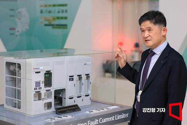 배채윤 LS일렉트릭 기반기술연구단장이 13일 경기 안양 LS일렉트릭 글로벌 R&D 캠퍼스에서 인터뷰 하고 있다. 강진형 기자