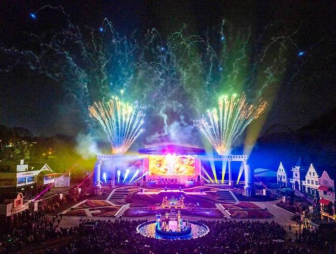 스페셜 불꽃쇼. '빛의 수호자들'.ⓒ삼성물산