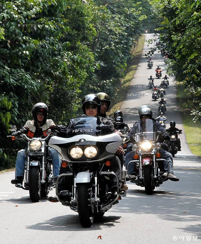 할리데이비슨은 자유를 상징하는 브랜드 이미지를 강화해 경영 위기를 타개했다. 알간지 작가는 선택을 할 때 자신에 대해 정확히 파악해야 한다고 말한다. 동아일보 DB