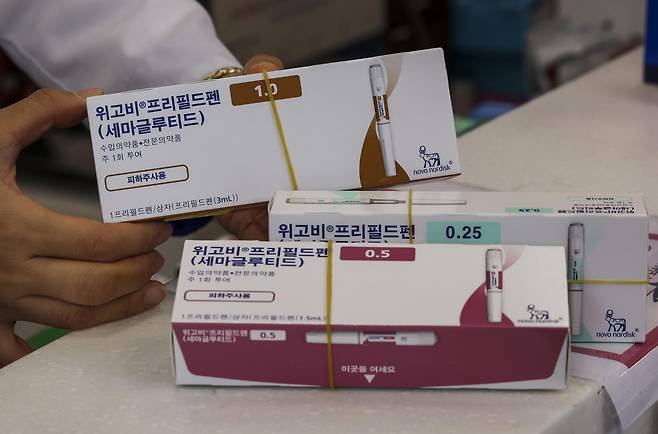 17일 서울 강남구의 한 약국에 덴마크 제약사 노보노디스크가 개발한 비만치료제 ‘위고비‘가 놓여 있다. 2024.10.17 [서울=뉴시스]