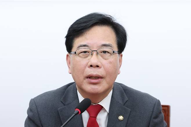 송언석 국민의힘 원내대표가 15일 서울 여의도 국회에서 열린 경제계 노동현안 간담회에서 발언하고 있다. 뉴스1