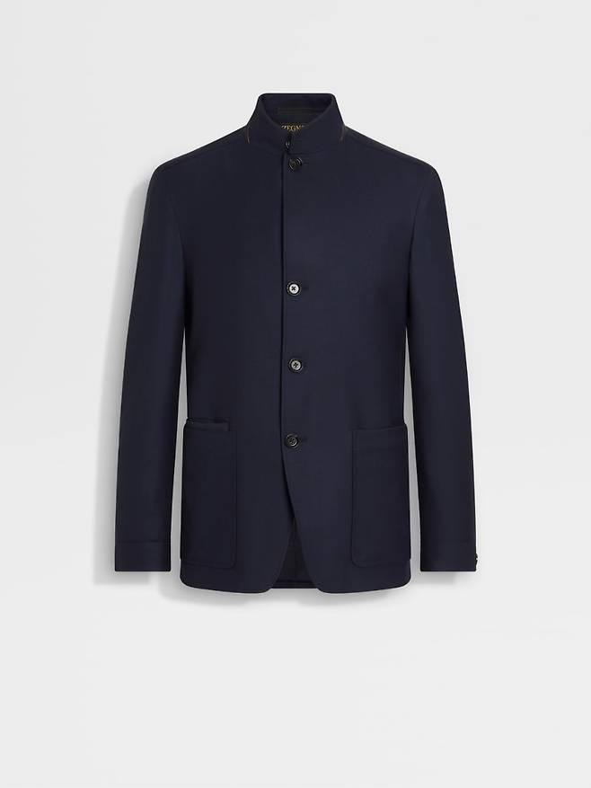 제냐 Vellus Aureum 재킷. 피에몬테 비엘라 지역에서 출발한 제냐는 벨루스 아우레움 원단을 통해, 섬유 산업 기반에서 출발한 소재 중심의 럭셔리 철학을 보여준다. / 사진출처. 제냐