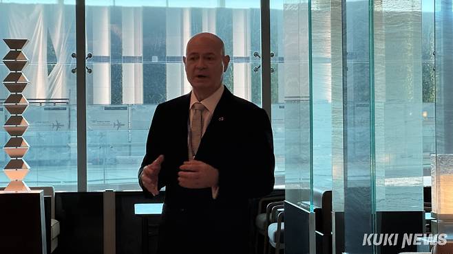 데이비드 페이시 대한항공 기내식기판 및 라운지 부문 부사장이 발언하고 있다. 김수지 기자&nbsp;