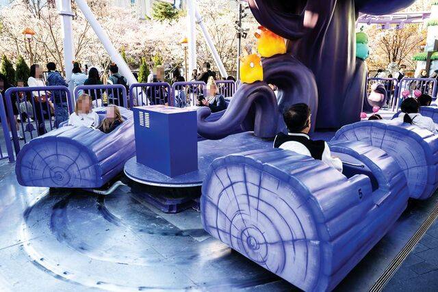 보랏빛으로 꾸며진 아르카나라이드