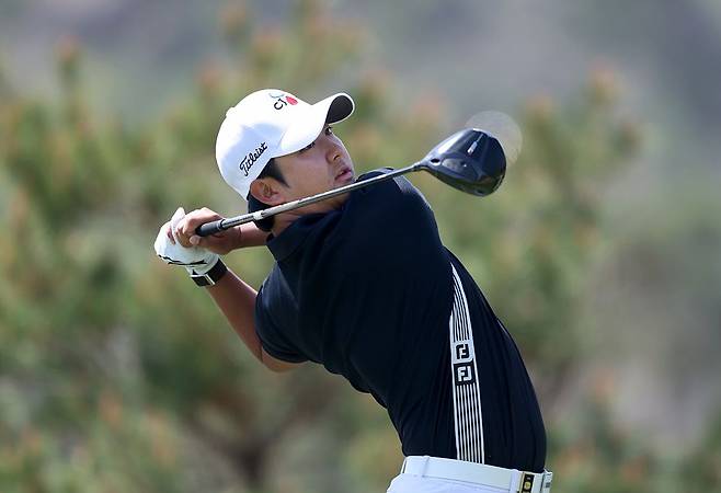 16일 강원도 춘천시 라비에벨 골프앤리조트에서 열린 KPGA투어 제21회 DB손해보험 프로미오픈 1라운드에서 5언더파를 쳐 공동 선두에 자리한 최승빈. KPGA