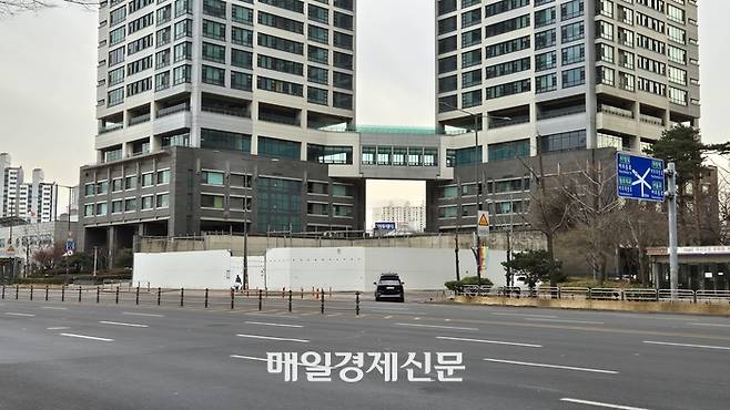 지하 7층~지상 19층 규모의 업무시설이 들어설 예정인 여의도동 48-1외 1개 필지 [한창호 기자]