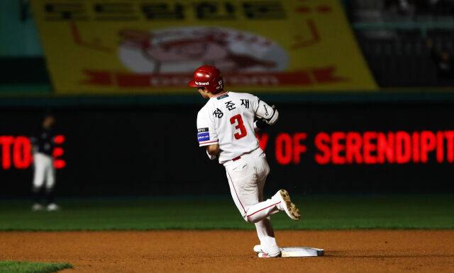 홈런을 날린 정준재./SSG 랜더스