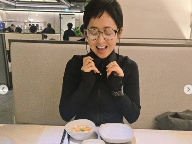 김민정이 편안한 표정으로 일상을 즐기고 있다. / 김민정 소셜미디어