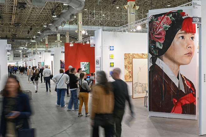 ‘엑스포 시카고(EXPO CHICAGO) 2026’ 전경. [사진=Casey Kelbaugh/CKA. EXPO CHICAGO 제공]