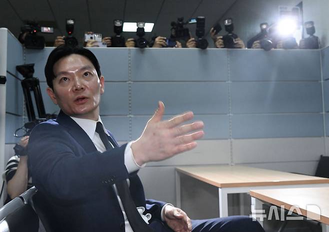 [서울=뉴시스] 김명년 기자 = 그러나 당시 수사를 담당한 박상용 인천지검 부부장검사는 권 특검보와 방 전 회장, 이 전 부지사 등이 허위 진술을 모의했다는 입장이다. 사진은 박 부부장 검사. (공동취재) 2026.04.16. photo@newsis.com