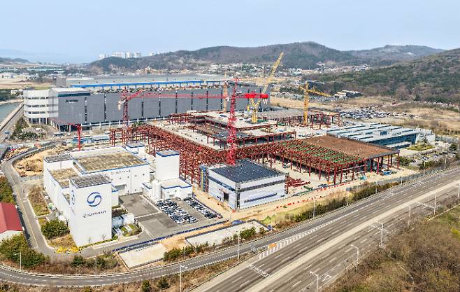 대한항공의 새로운 엔진 정비 공장 증축 공사 현장. 대한항공 제공