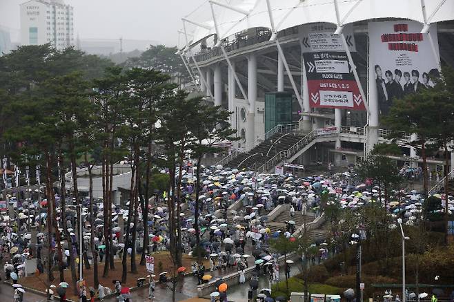 BTS 월드투어 1일 차. 고양시 제공