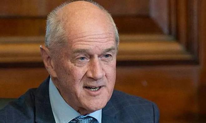 로엘프 메이어(78) 신임 주미 남아공 대사.&nbsp;2025년 1월 미국&nbsp;도널드 트럼프 2기 행정부 출범 후 남아공과 미국 관계는 사상 최악으로 치닫고 있다. 게티이미지