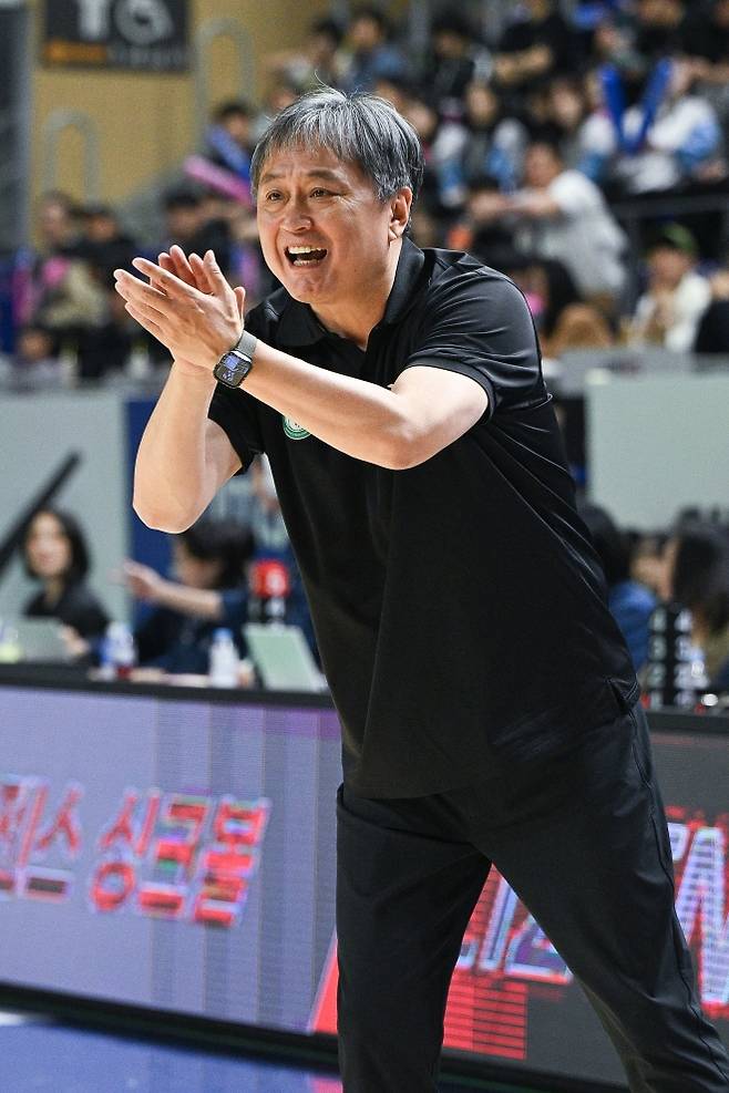 이상범 감독.WKBL 제공