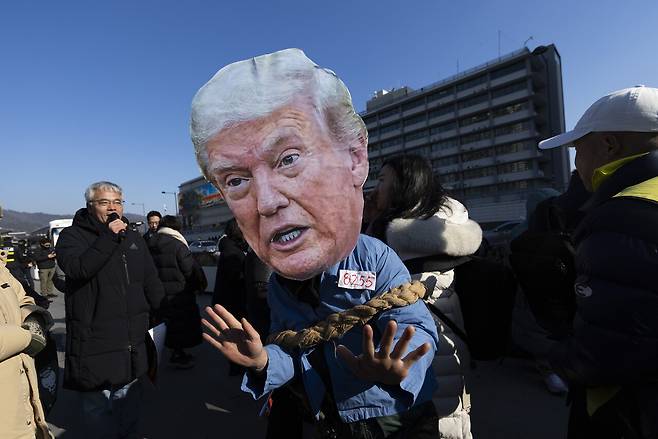 1월5일 광화문광장에서 열린 트럼프 1년 규탄 국제민중공동행동 조직위원회 긴급 기자회견. ⓒ시사IN 이명익