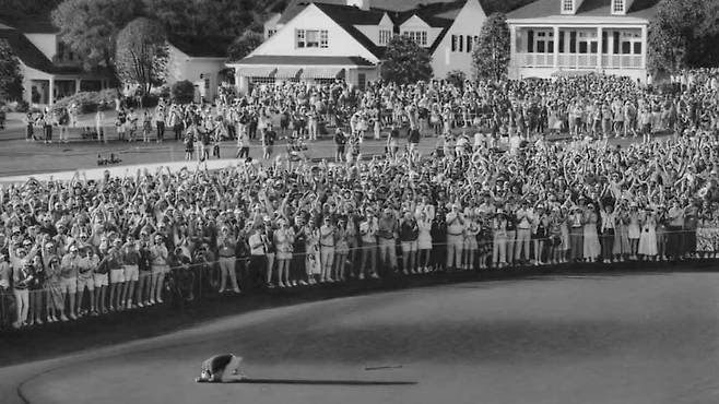 키건 홀이 로리 매킬로이의 지난해 마스터스 토너먼트 우승 순간을 묘사한 그림. SNS 캡처