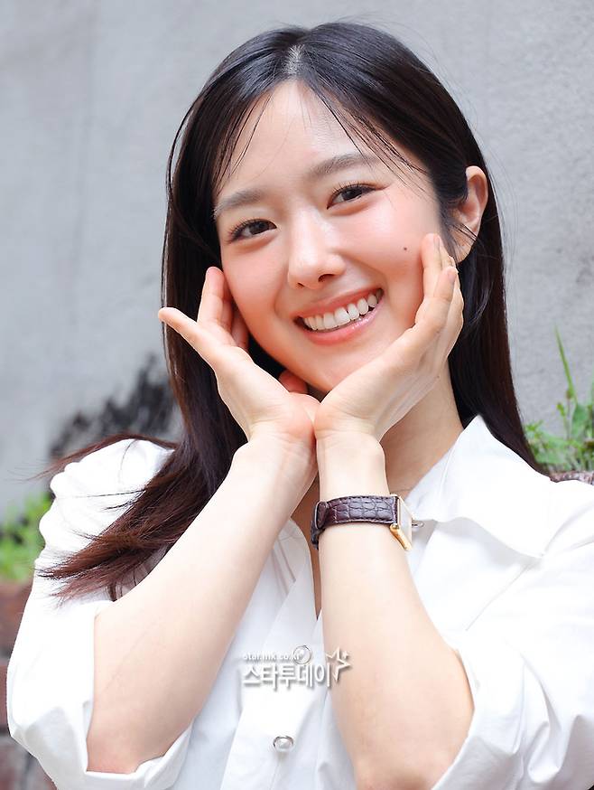 이혜성은 책을 통해 아읻에게 선한 영향력을 주고 싶다며 기부를 결심한 이유를 밝혔다. 사진|유용석 기자