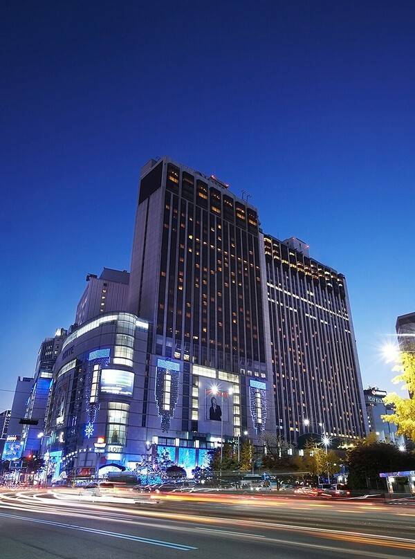 롯데면세점 명동본점 야경. [출처=롯데면세점]