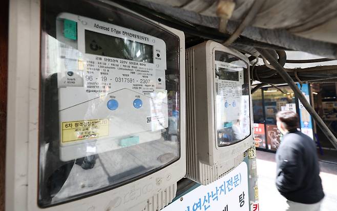 ▲서울 시내의 건물 외벽에 설치된 전기계량기 모습.